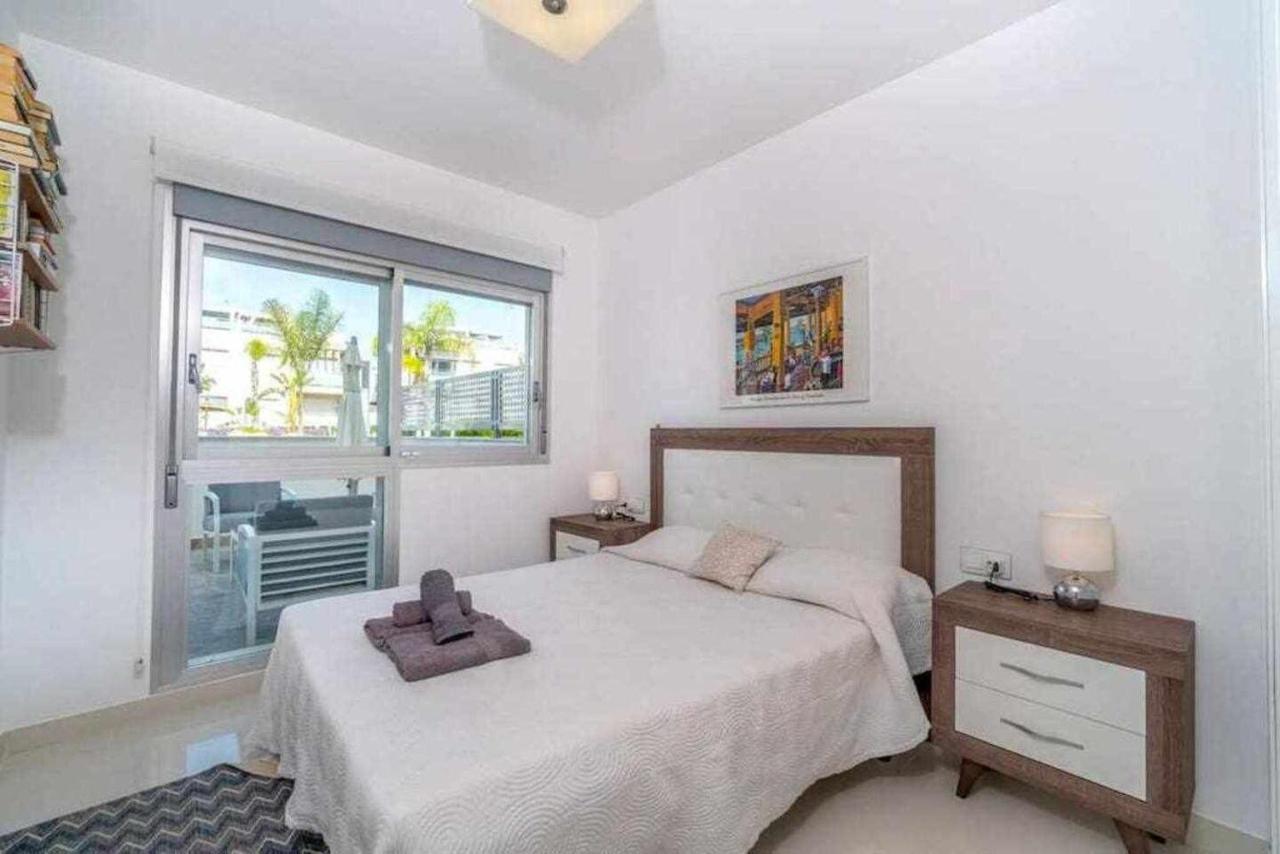 Espanhouse Caroline Bungalow ตอร์เรเวียคา ภายนอก รูปภาพ